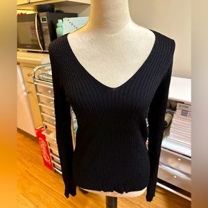 NWT Lewit sweater top